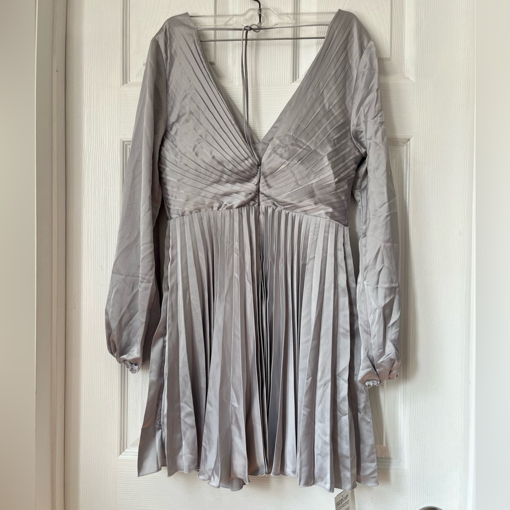 Abercrombie Fitch Satin Pleated Mini Dress Medium - Picture 5 of 9